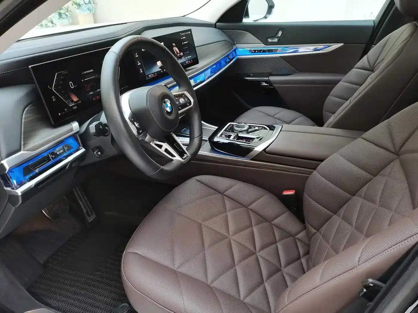 2023 BMW 7 Series 735Li M Sport Package — миниатюра 17