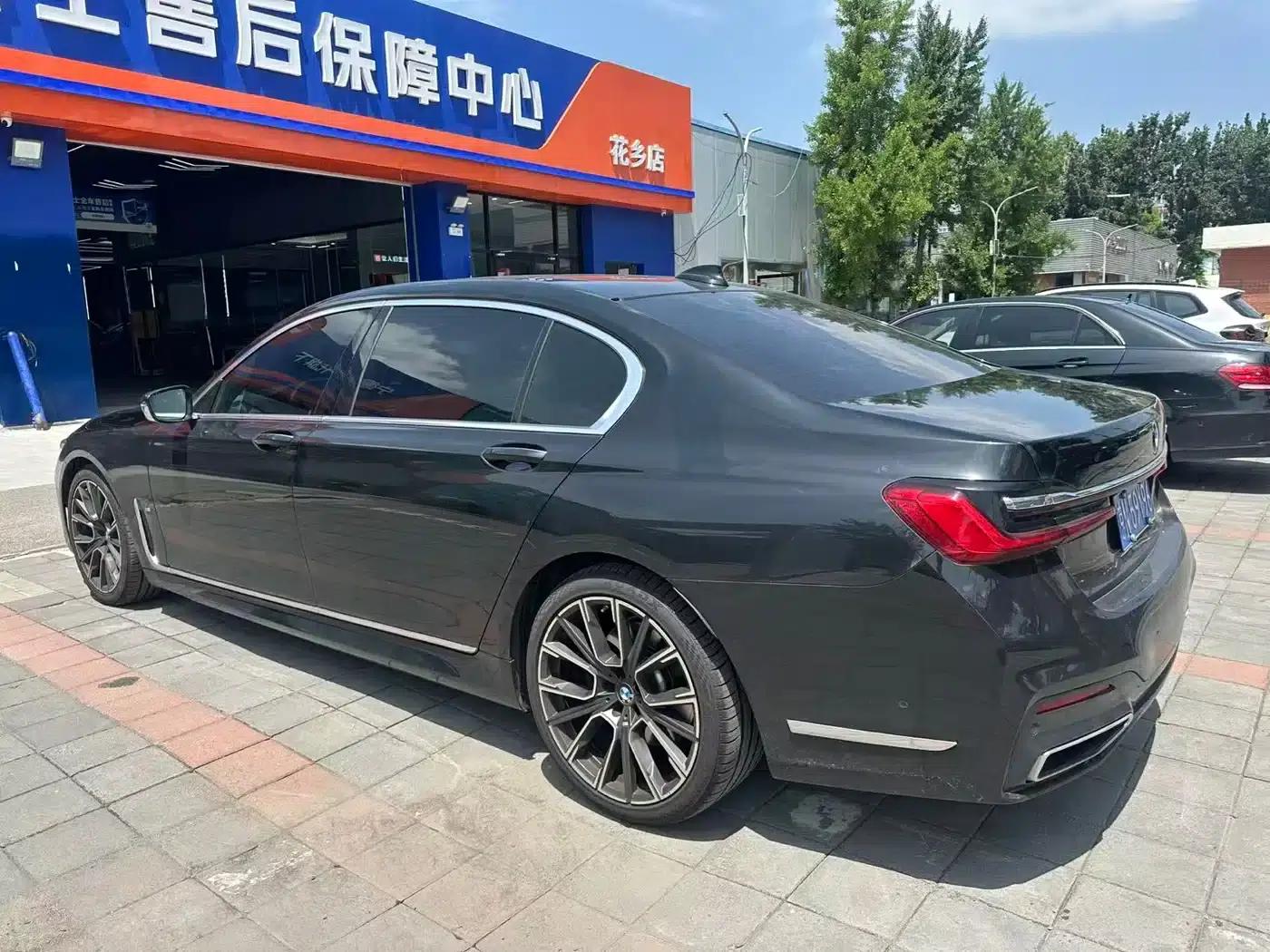 2021 BMW 7 Series 730Li M Sport Package — миниатюра 5