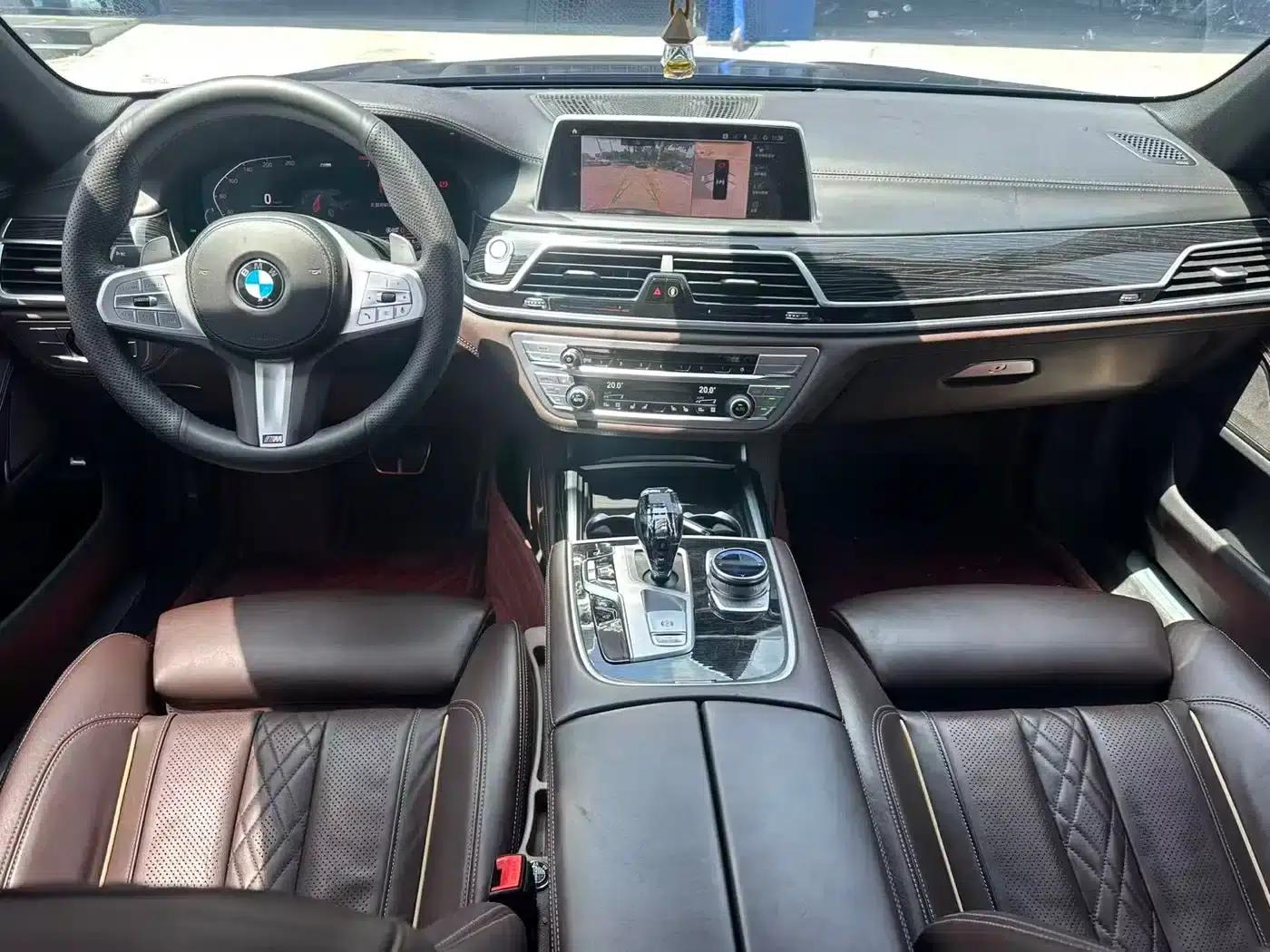 2021 BMW 7 Series 730Li M Sport Package — миниатюра 9