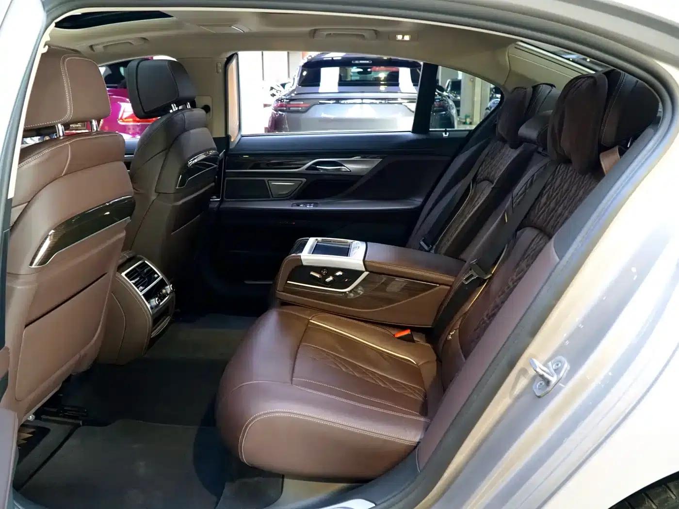 2021 BMW 7 Series 730Li Luxury Package — миниатюра 6