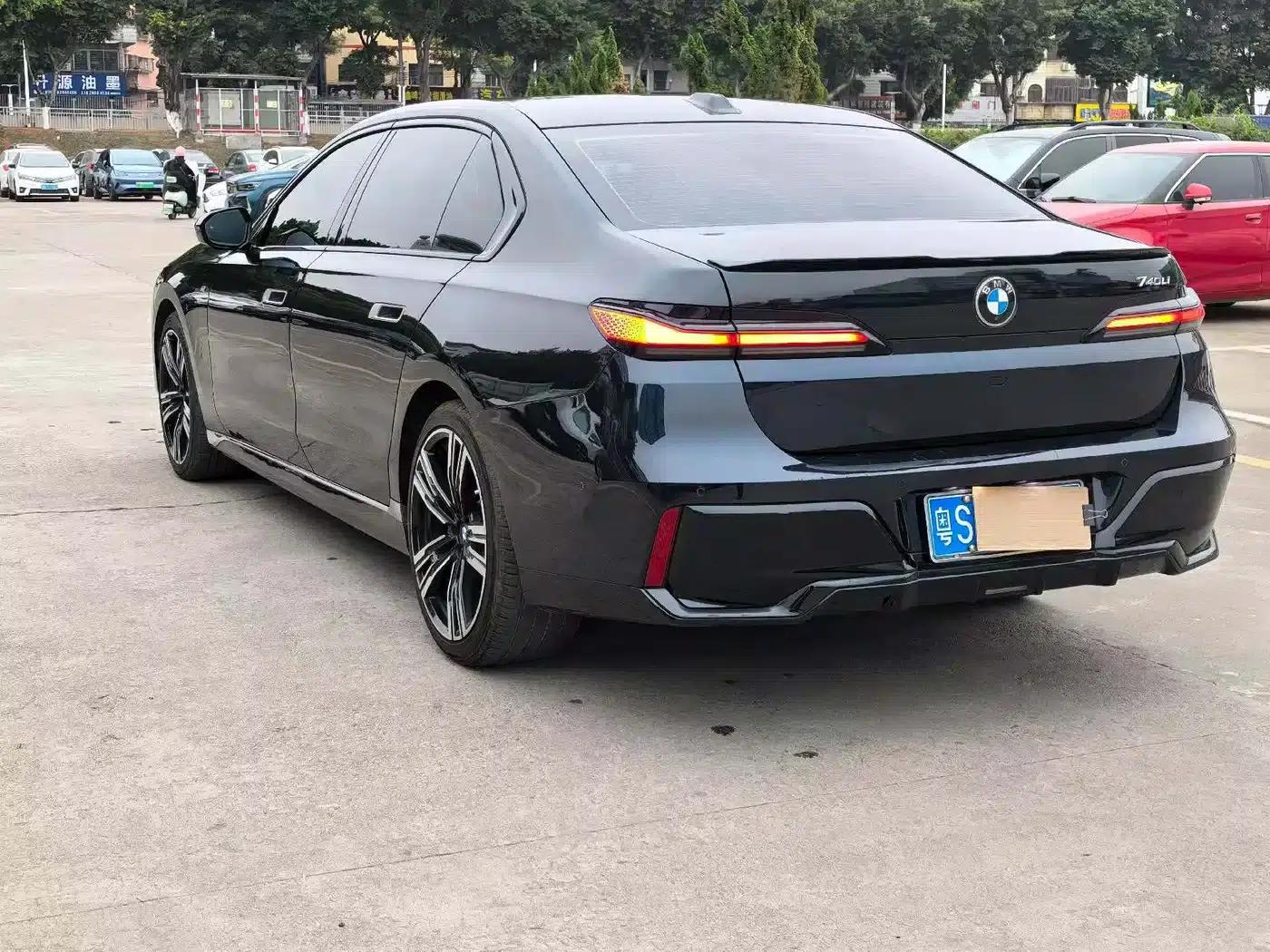 2023 BMW 7 Series 740Li Leading Edition M Sport Package — миниатюра 4