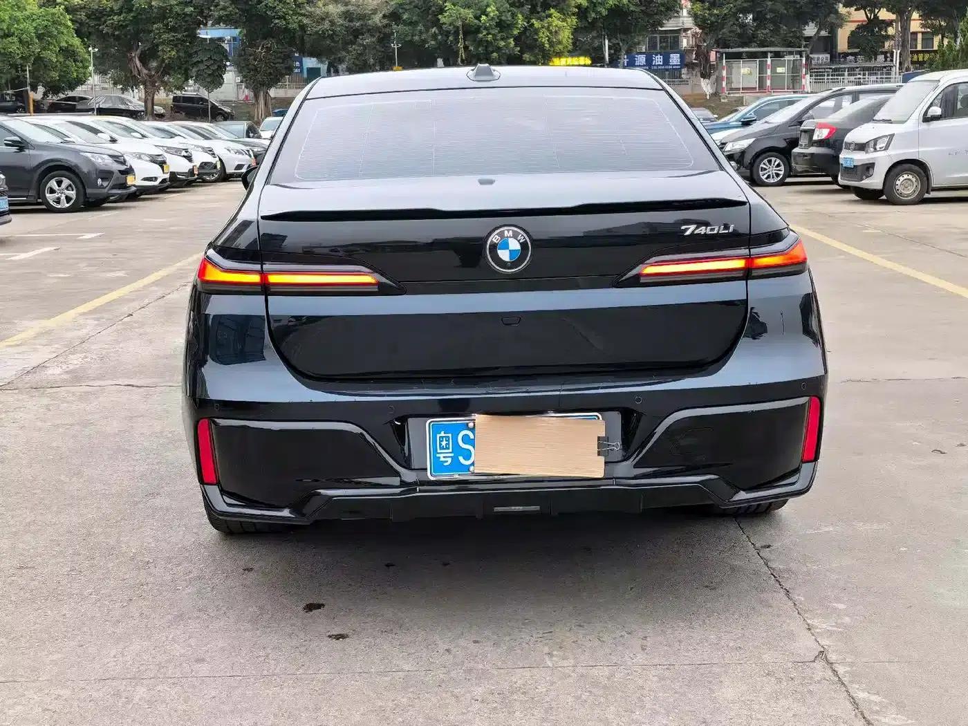 2023 BMW 7 Series 740Li Leading Edition M Sport Package — миниатюра 5