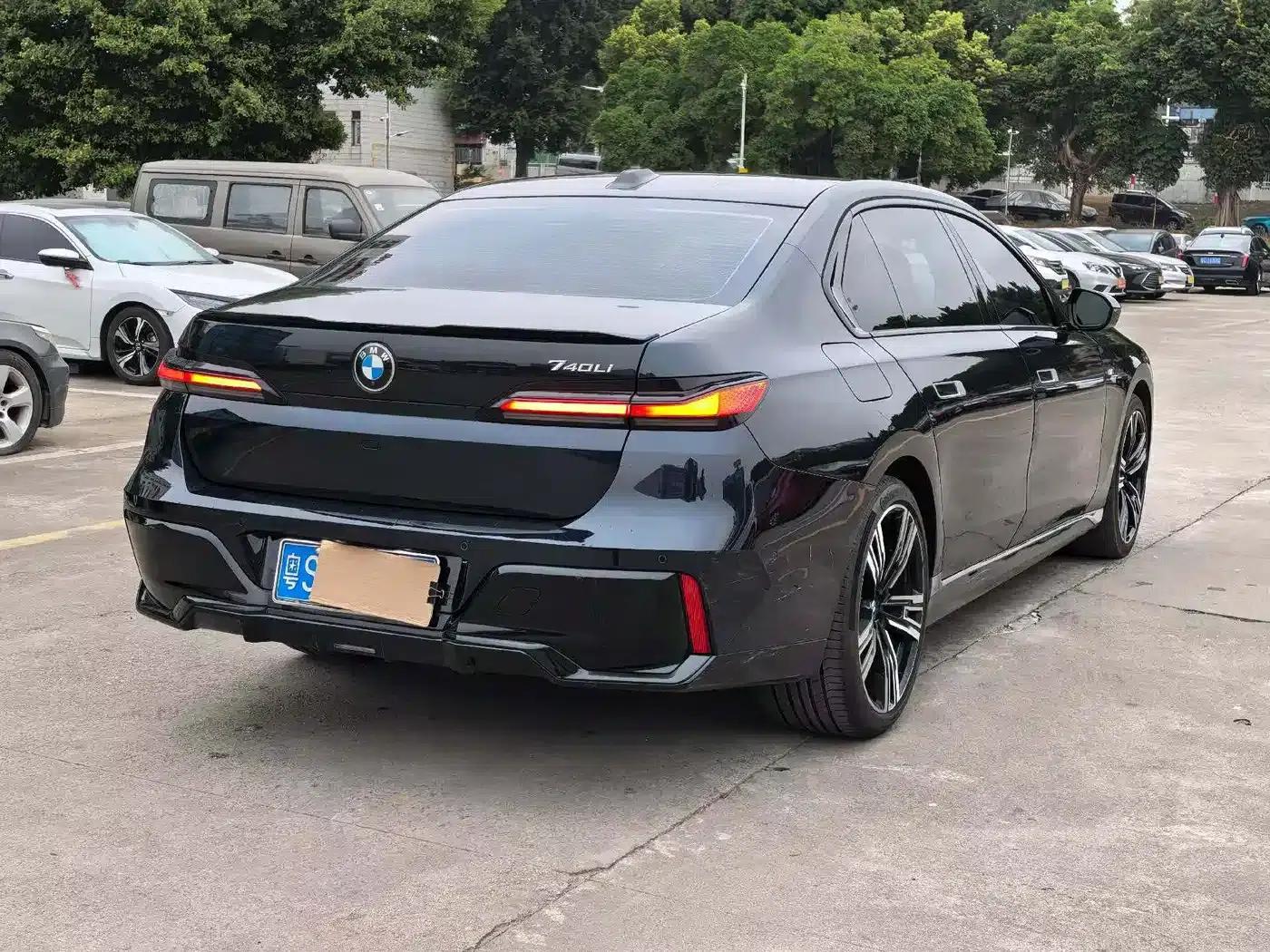 2023 BMW 7 Series 740Li Leading Edition M Sport Package — миниатюра 6
