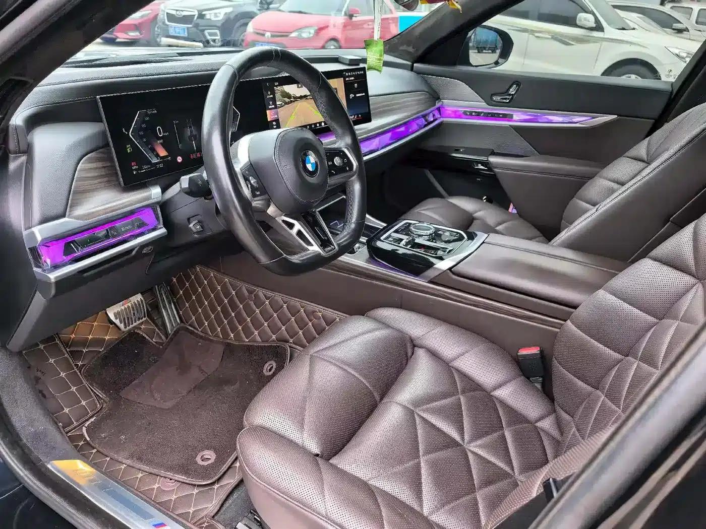 2023 BMW 7 Series 740Li Leading Edition M Sport Package — миниатюра 9