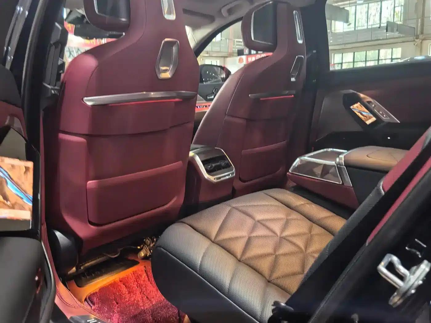 2023 BMW 7 Series 740Li Leading Edition M Sport Package — миниатюра 6