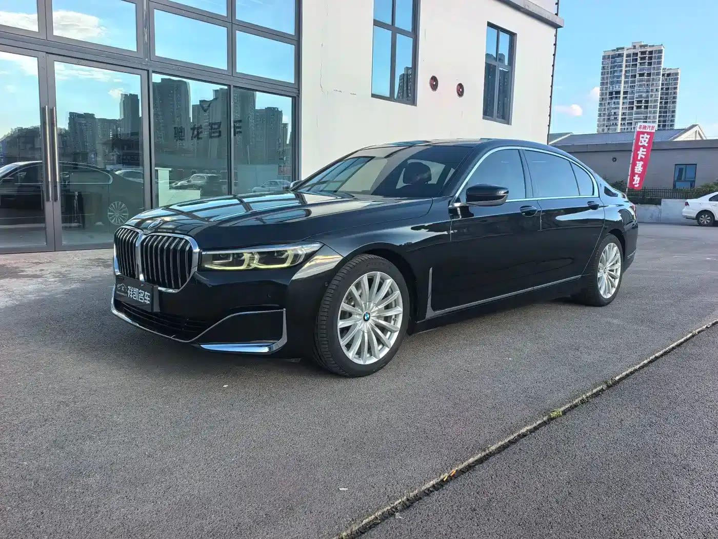 2021 BMW 7 Series 730Li Luxury Package — миниатюра 1