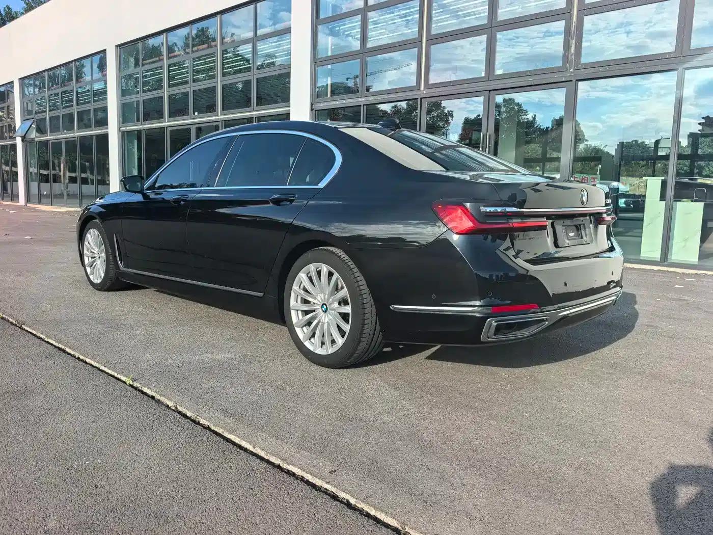 2021 BMW 7 Series 730Li Luxury Package — миниатюра 9