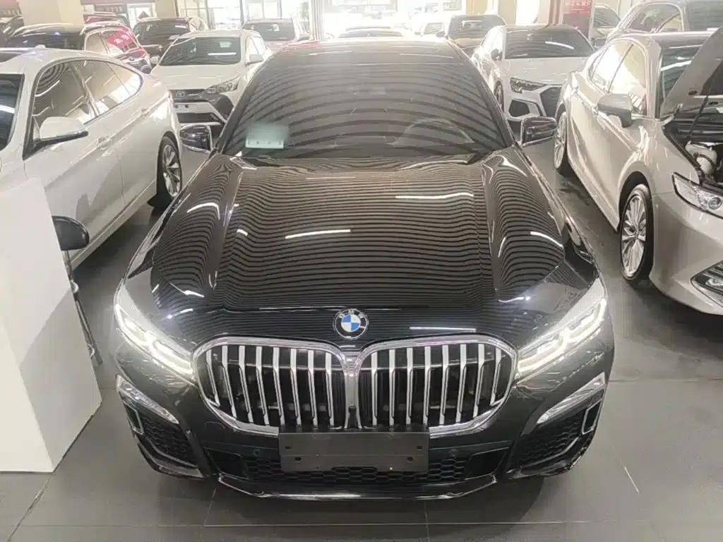2019 BMW 7 Series 730Li M Sport Package — миниатюра 3