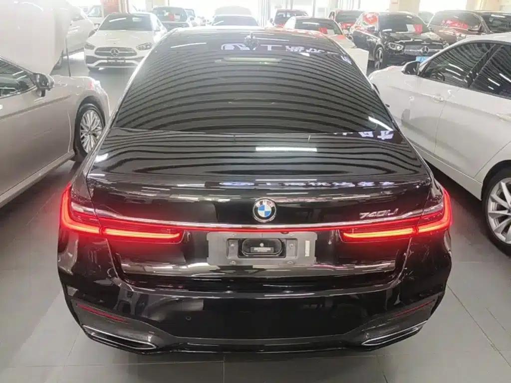 2019 BMW 7 Series 730Li M Sport Package — миниатюра 6
