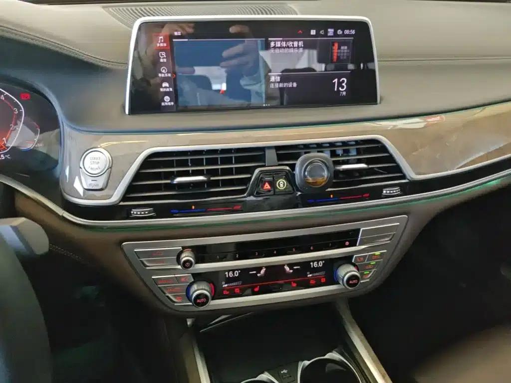 2021 BMW 7 Series 740Li Leading Luxury Package — миниатюра 13