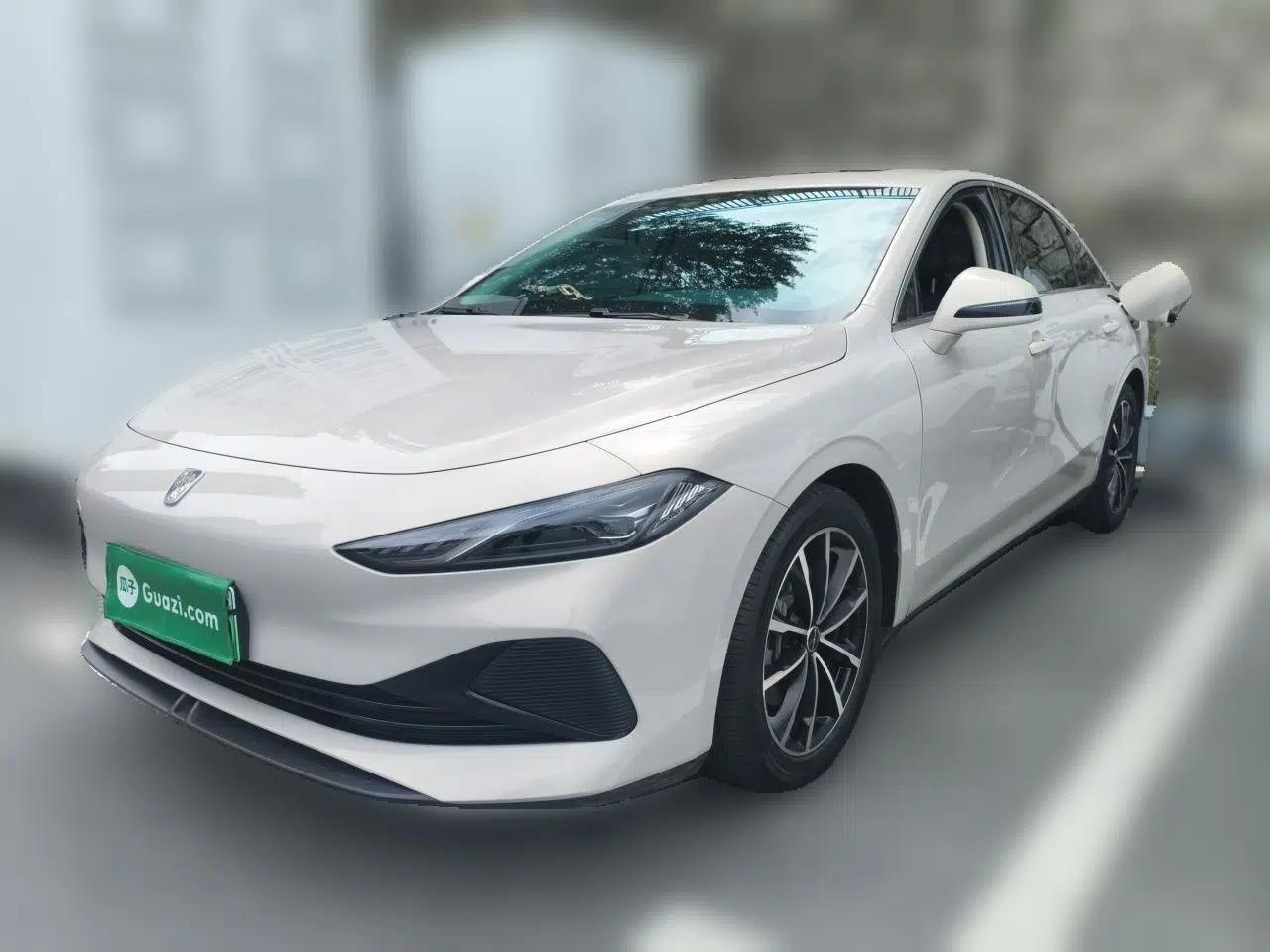Roewe D7 2025 DMH 125km World Champion Edition — миниатюра 1