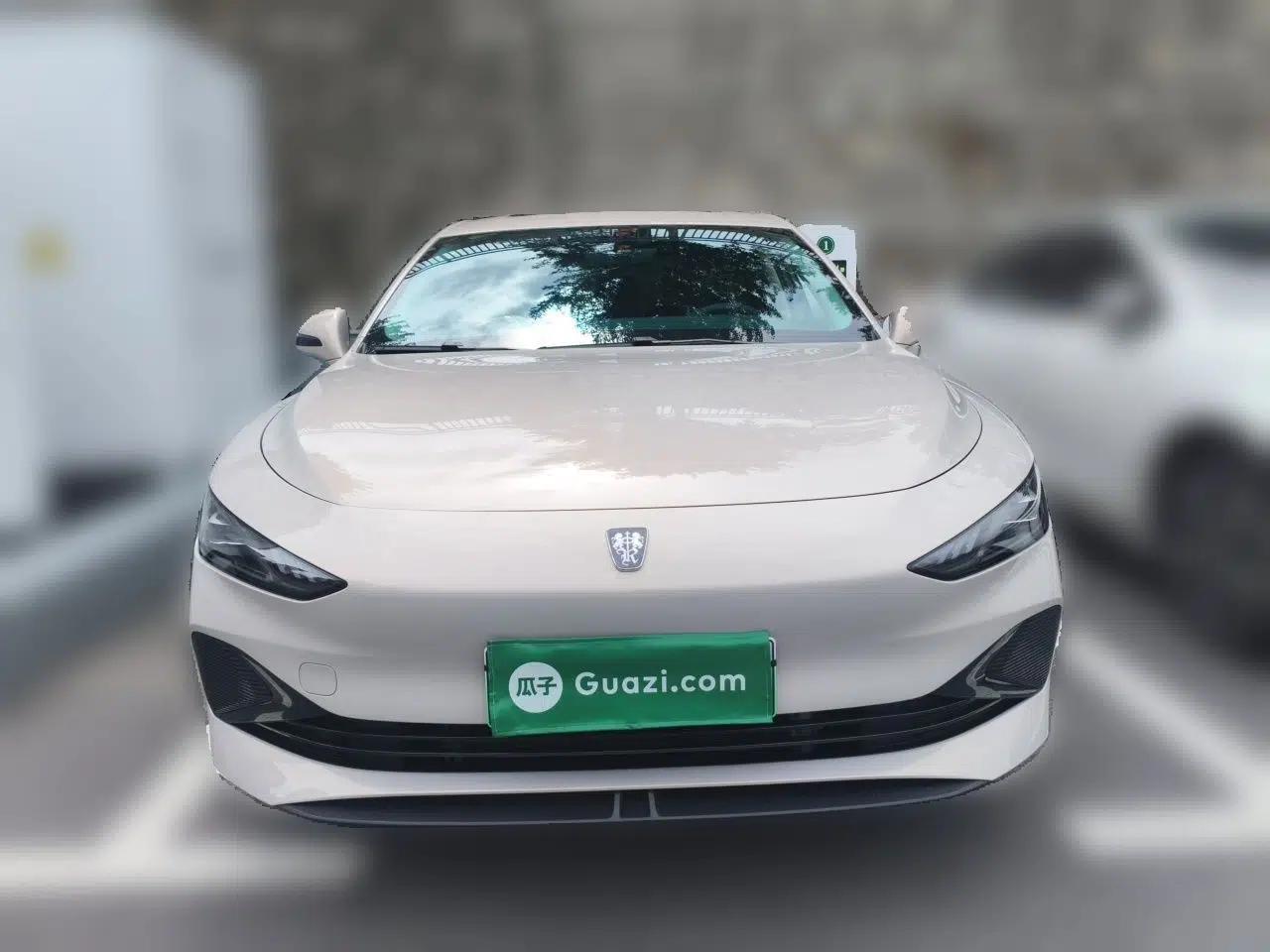 Roewe D7 2025 DMH 125km World Champion Edition — миниатюра 2