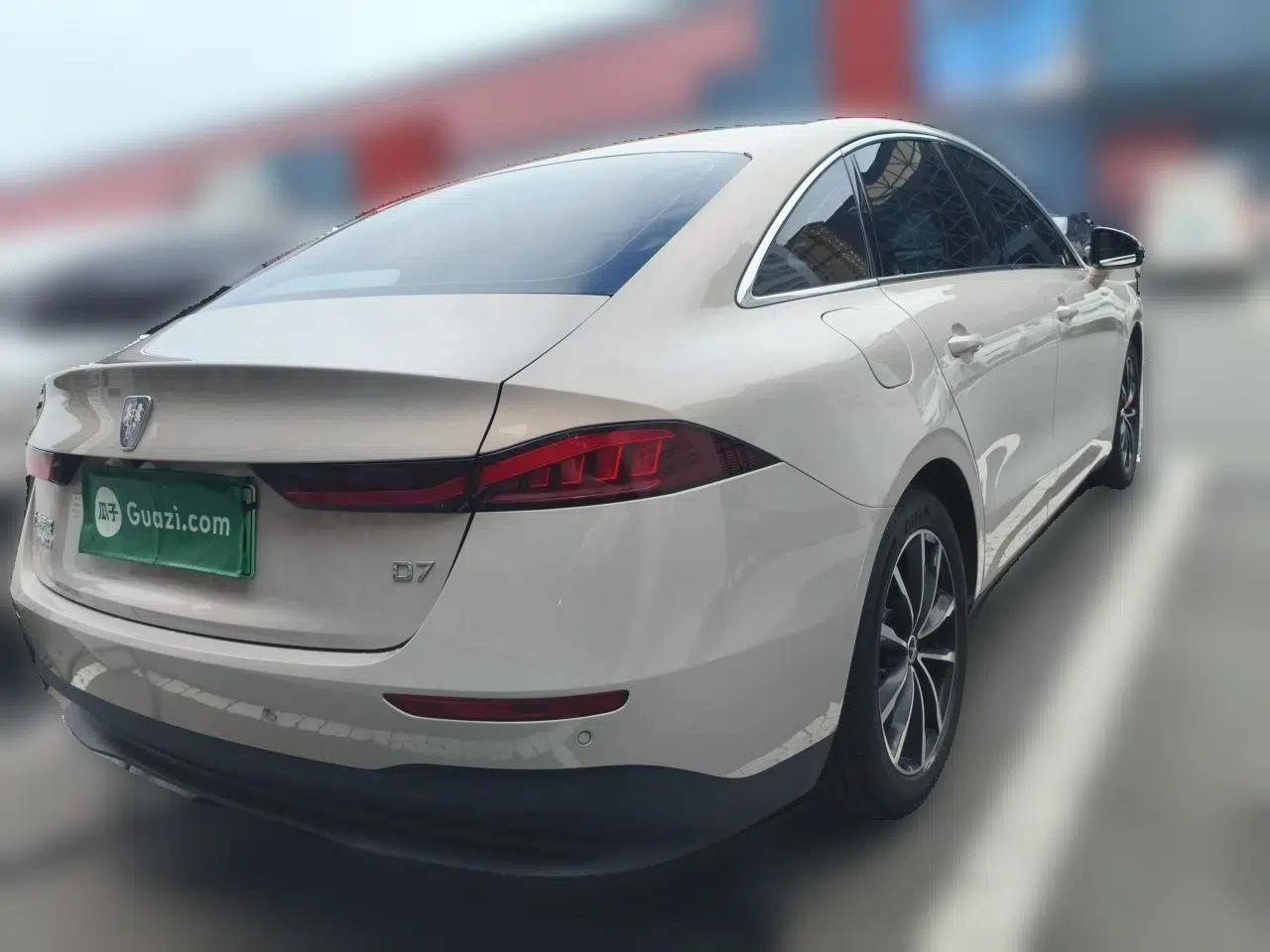 Roewe D7 2025 DMH 125km World Champion Edition — миниатюра 6