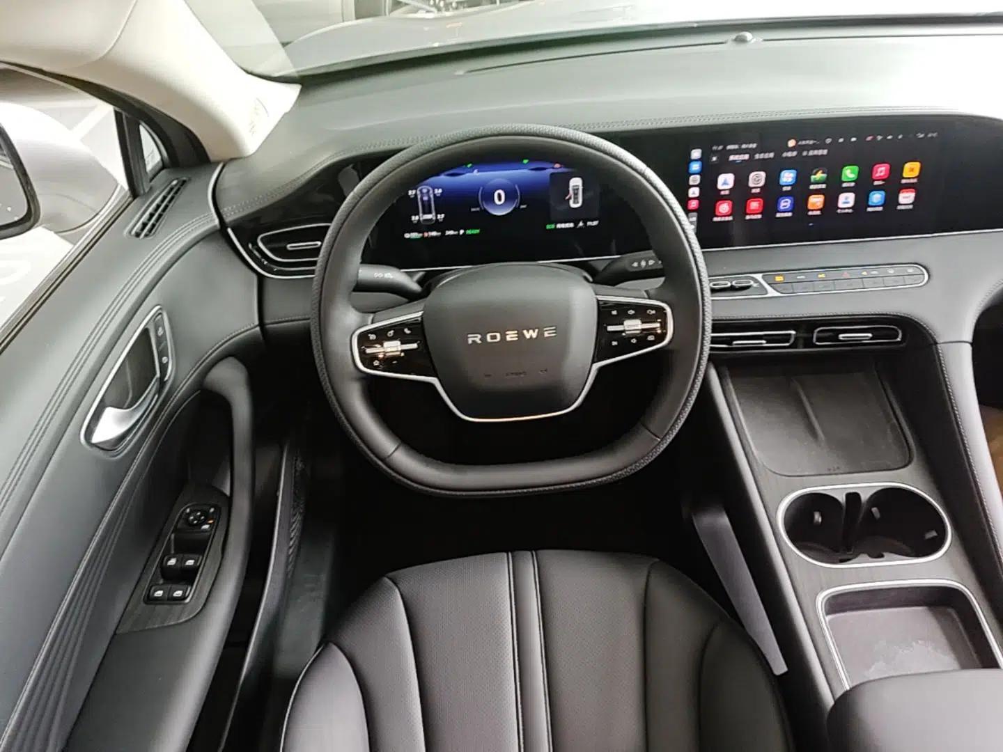 Roewe D7 2025 DMH 125km World Champion Edition — миниатюра 13