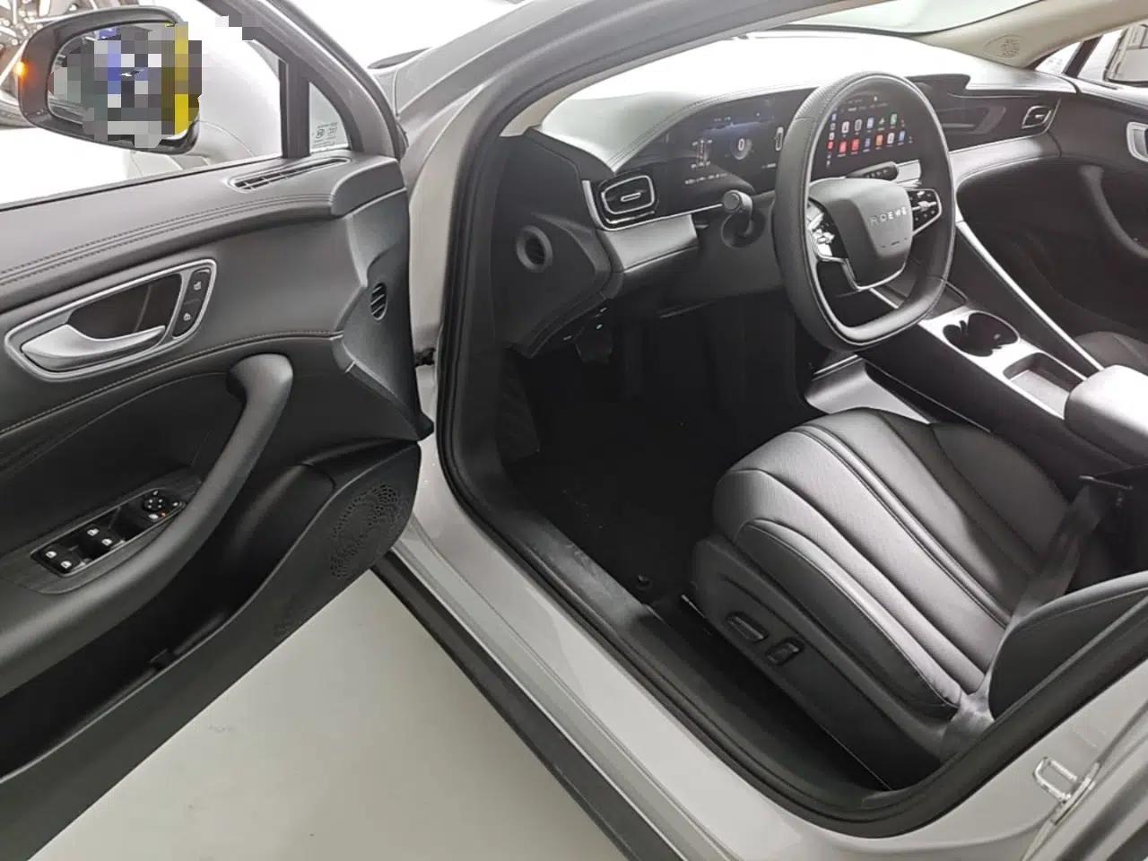 Roewe D7 2025 DMH 125km World Champion Edition — миниатюра 18
