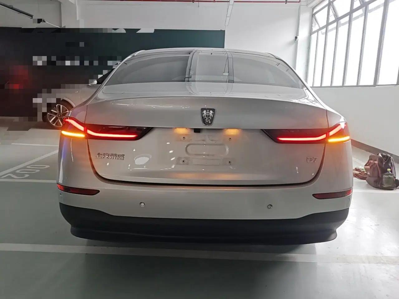 Roewe D7 2025 DMH 125km World Champion Edition — миниатюра 5