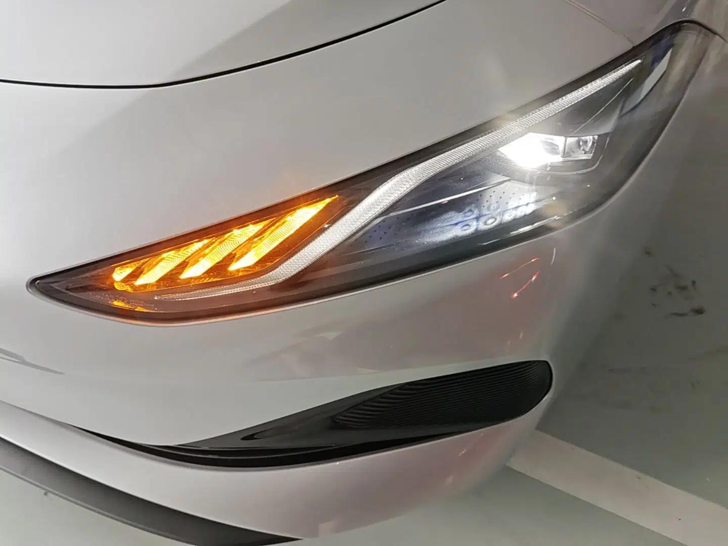 Roewe D7 2025 DMH 125km World Champion Edition — миниатюра 8