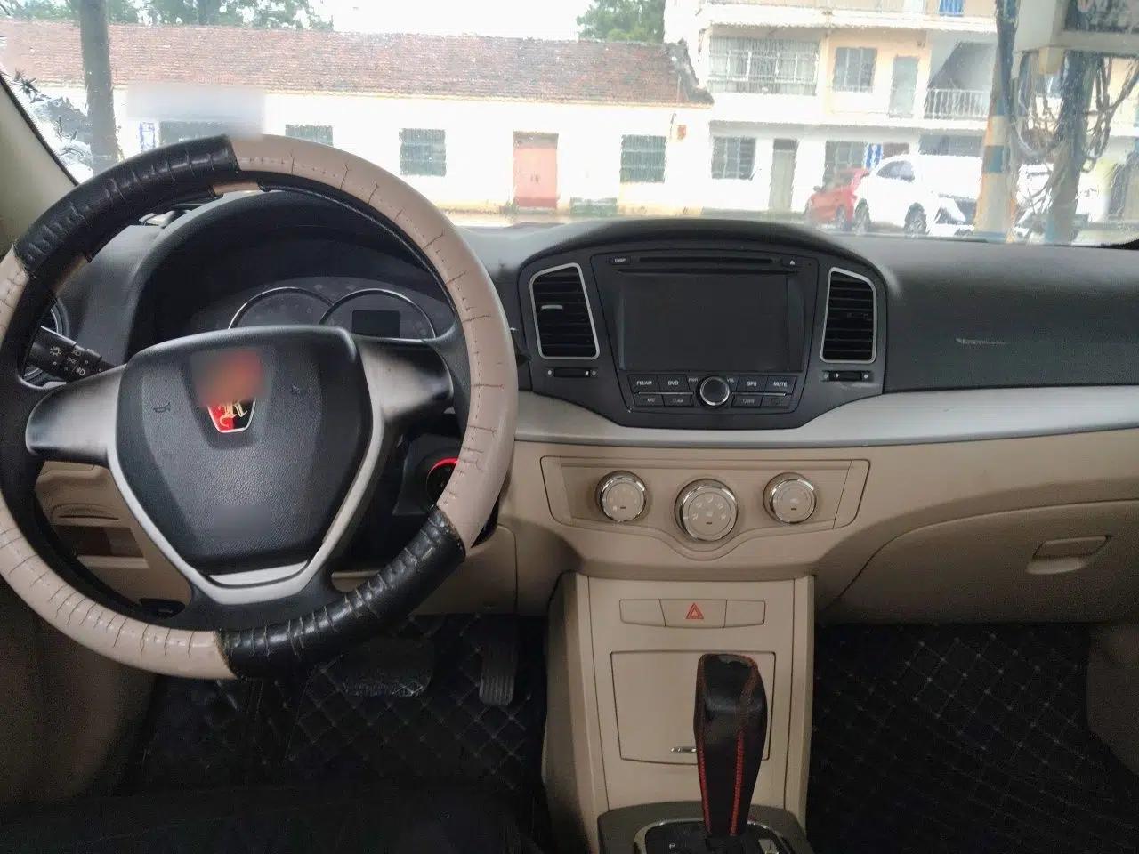 Roewe 350 2011 350S 1.5L Automatic Xunda Edition — миниатюра 9