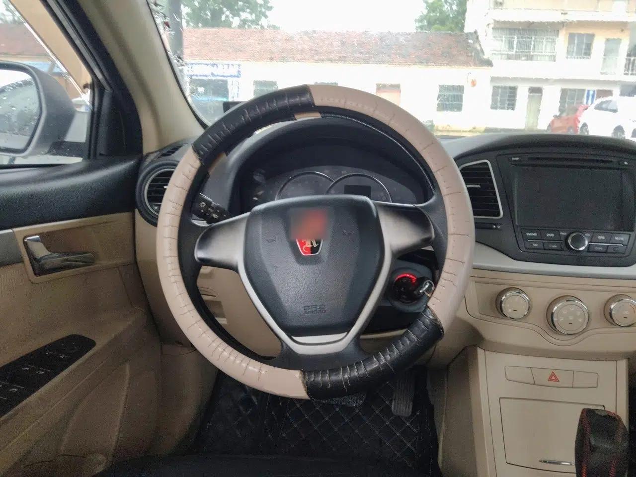 Roewe 350 2011 350S 1.5L Automatic Xunda Edition — миниатюра 10
