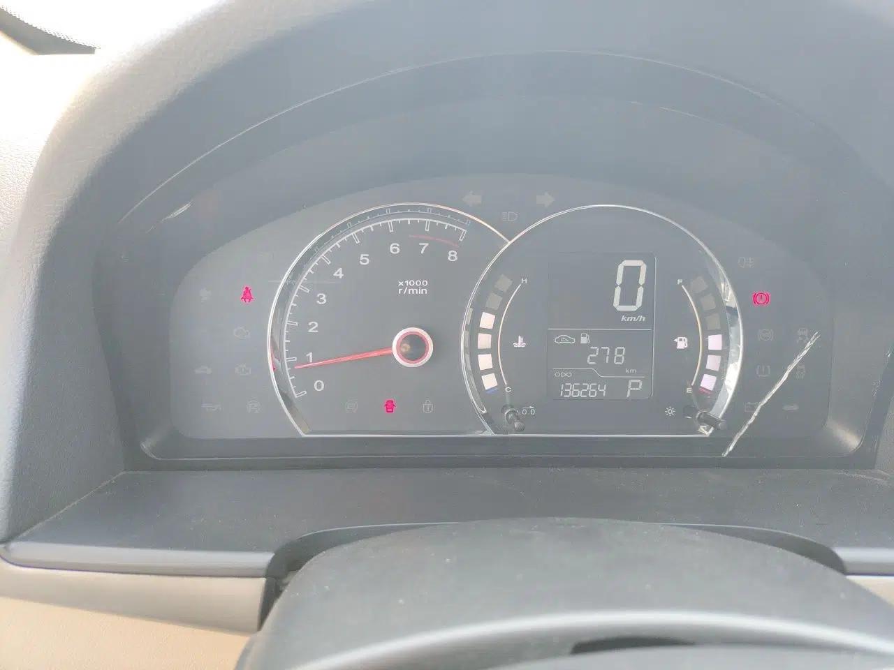 Roewe 350 2015 1.5L Automatic Luxury Sunroof Edition — миниатюра 11