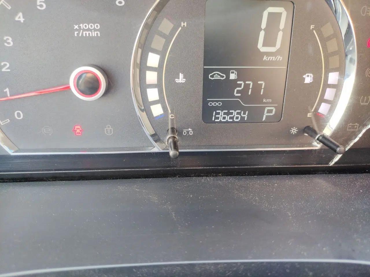 Roewe 350 2015 1.5L Automatic Luxury Sunroof Edition — миниатюра 12