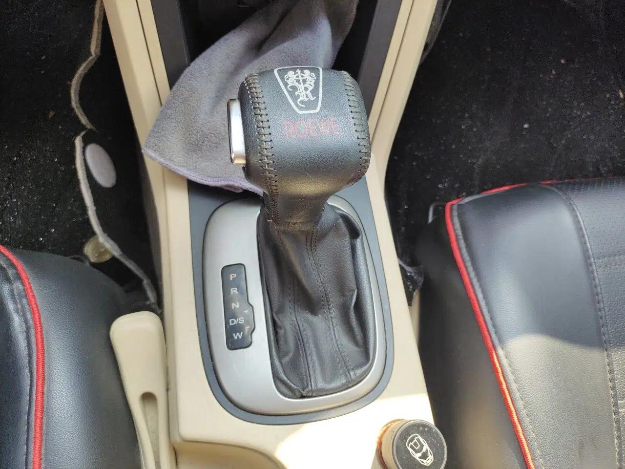 Roewe 350 2015 1.5L Automatic Luxury Sunroof Edition — миниатюра 14