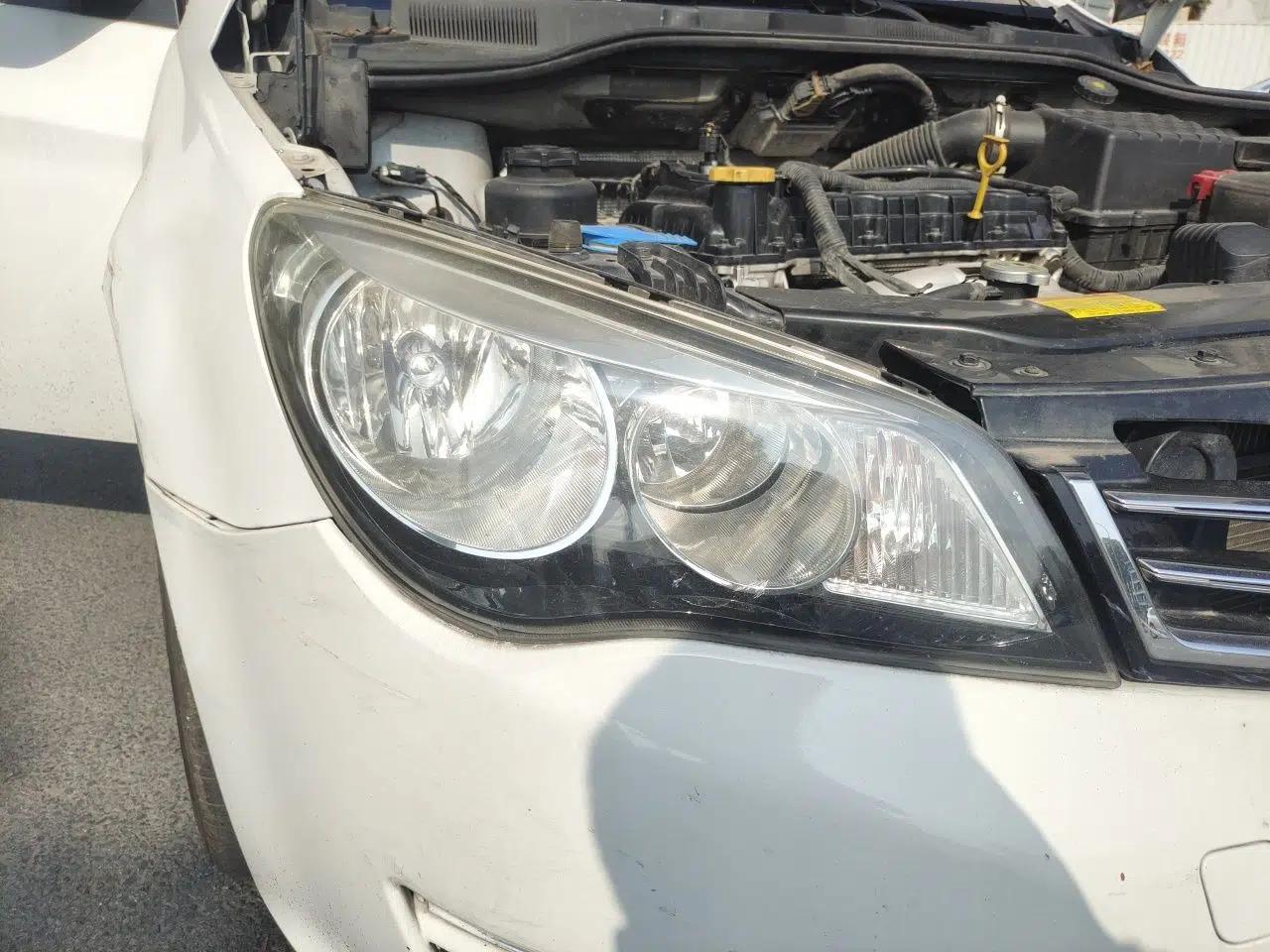 Roewe 350 2015 1.5L Automatic Luxury Sunroof Edition — миниатюра 7