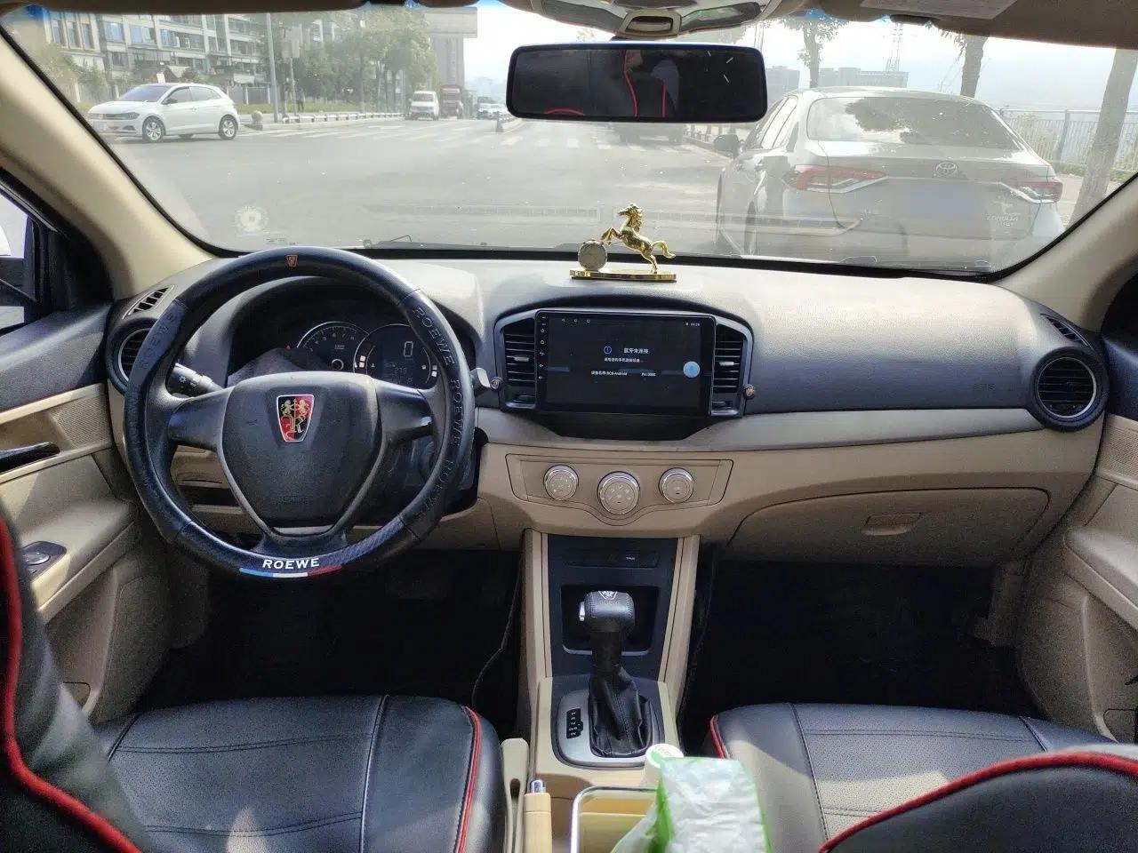 Roewe 350 2015 1.5L Automatic Luxury Sunroof Edition — миниатюра 9