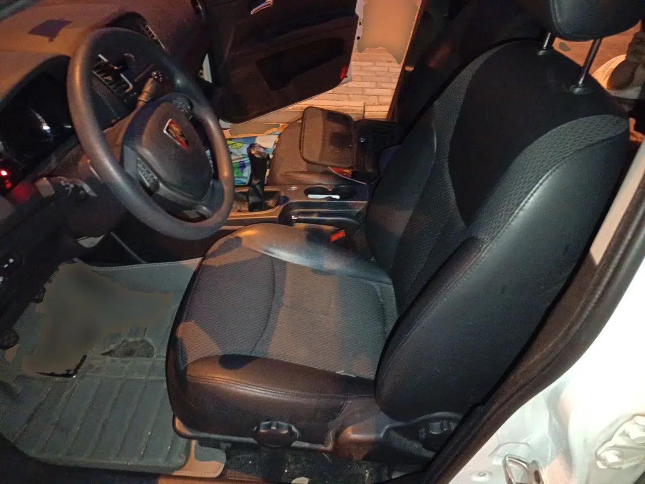 Roewe 350 2015 1.5L Manual Luxury Edition — миниатюра 15