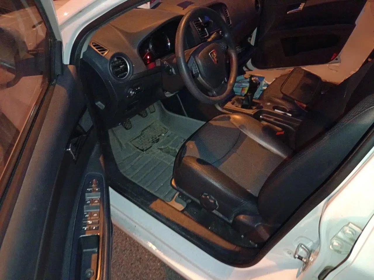 Roewe 350 2015 1.5L Manual Luxury Edition — миниатюра 16