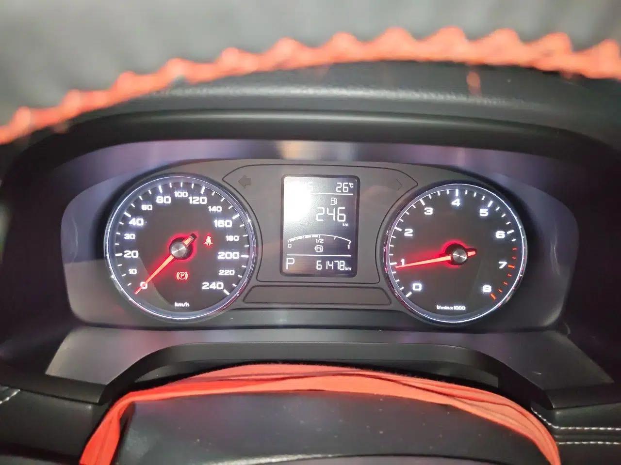 Roewe i6 2017 20T Automatic Internet Smart Edition — миниатюра 8