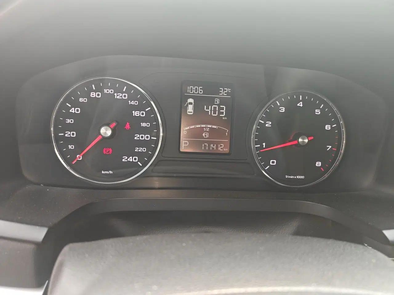 Roewe i6 2017 20T Automatic Flagship Edition — миниатюра 12