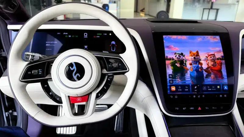 Looking up at the U7 EV 2025 five-seater luxury version — миниатюра 13
