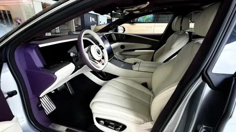 Looking up at the U7 EV 2025 five-seater luxury version — миниатюра 14