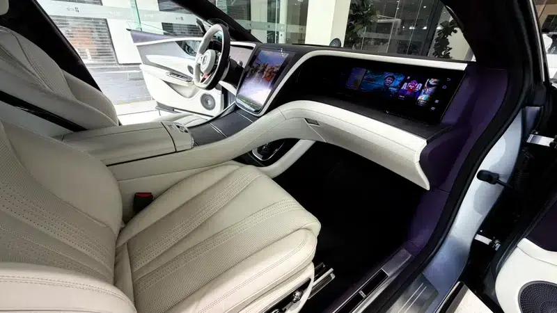 Looking up at the U7 EV 2025 five-seater luxury version — миниатюра 7