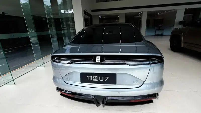 Looking up at the U7 EV 2025 five-seater luxury version — миниатюра 8