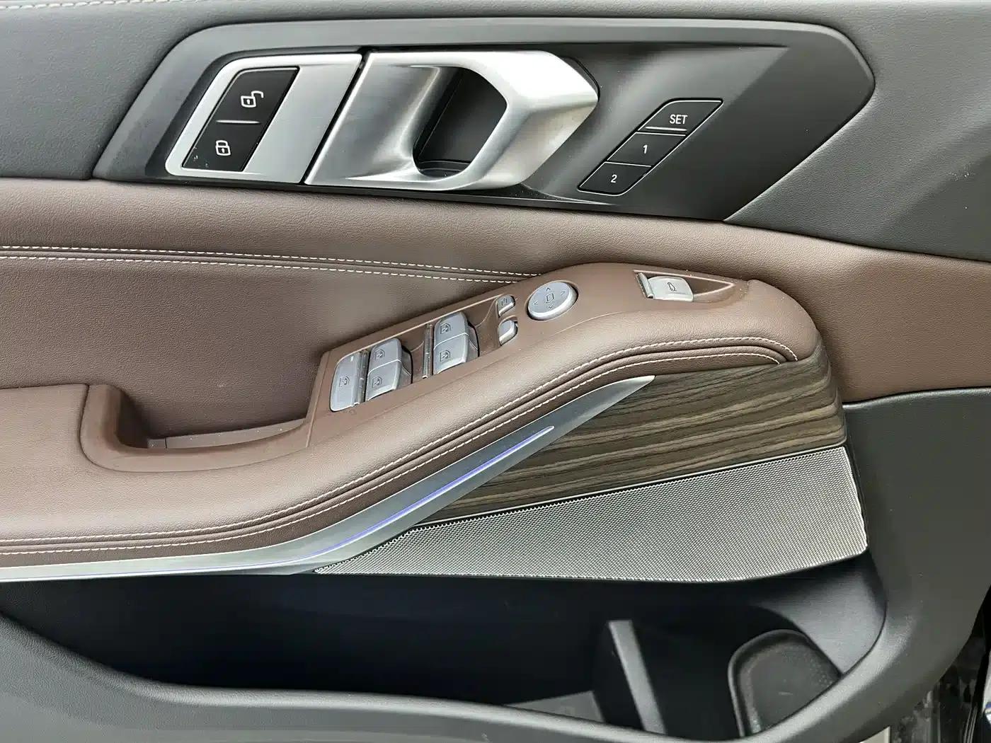 2023 BMW X5 xDrive 40Li M Sport Shadow Edition — миниатюра 3