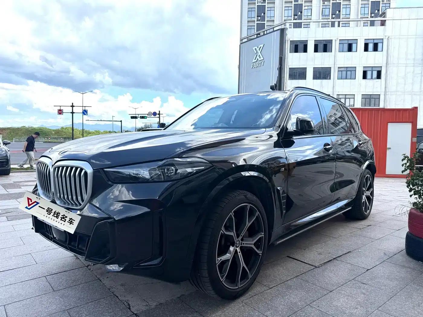 BMW X5 2023 xDrive 30Li M Sport Shadow Edition — миниатюра 1