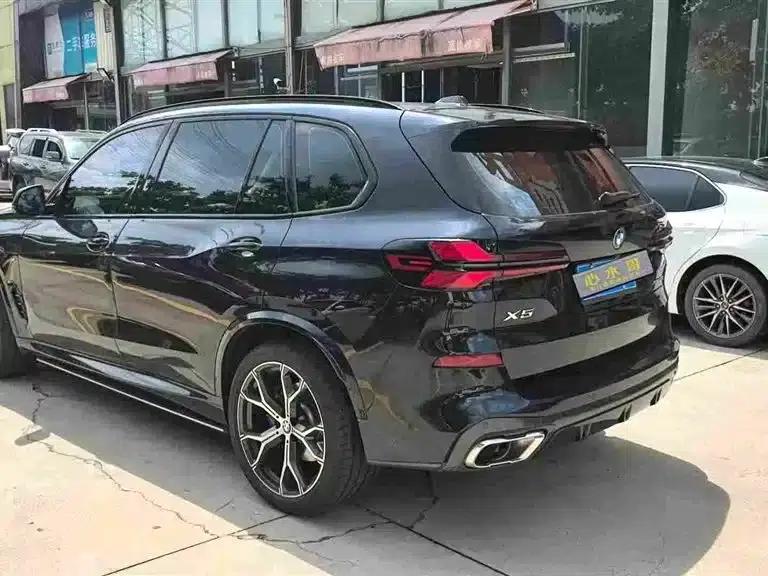 BMW X5 2023 xDrive 30Li Luxury M Sport Package — миниатюра 3