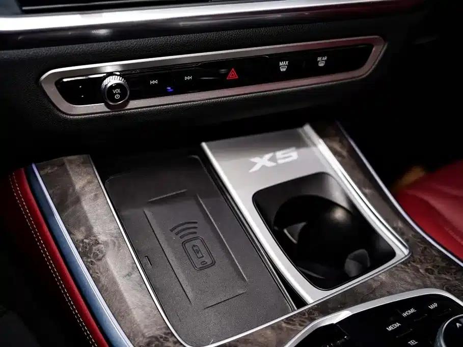 BMW X5 2023 xDrive 30Li M Sport Shadow Edition — миниатюра 31