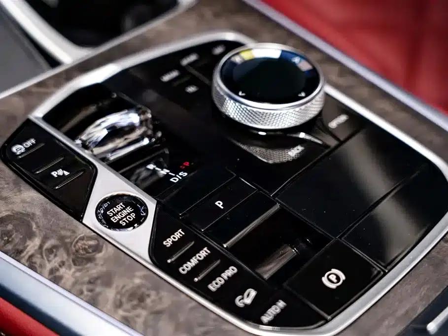 BMW X5 2023 xDrive 30Li M Sport Shadow Edition — миниатюра 32