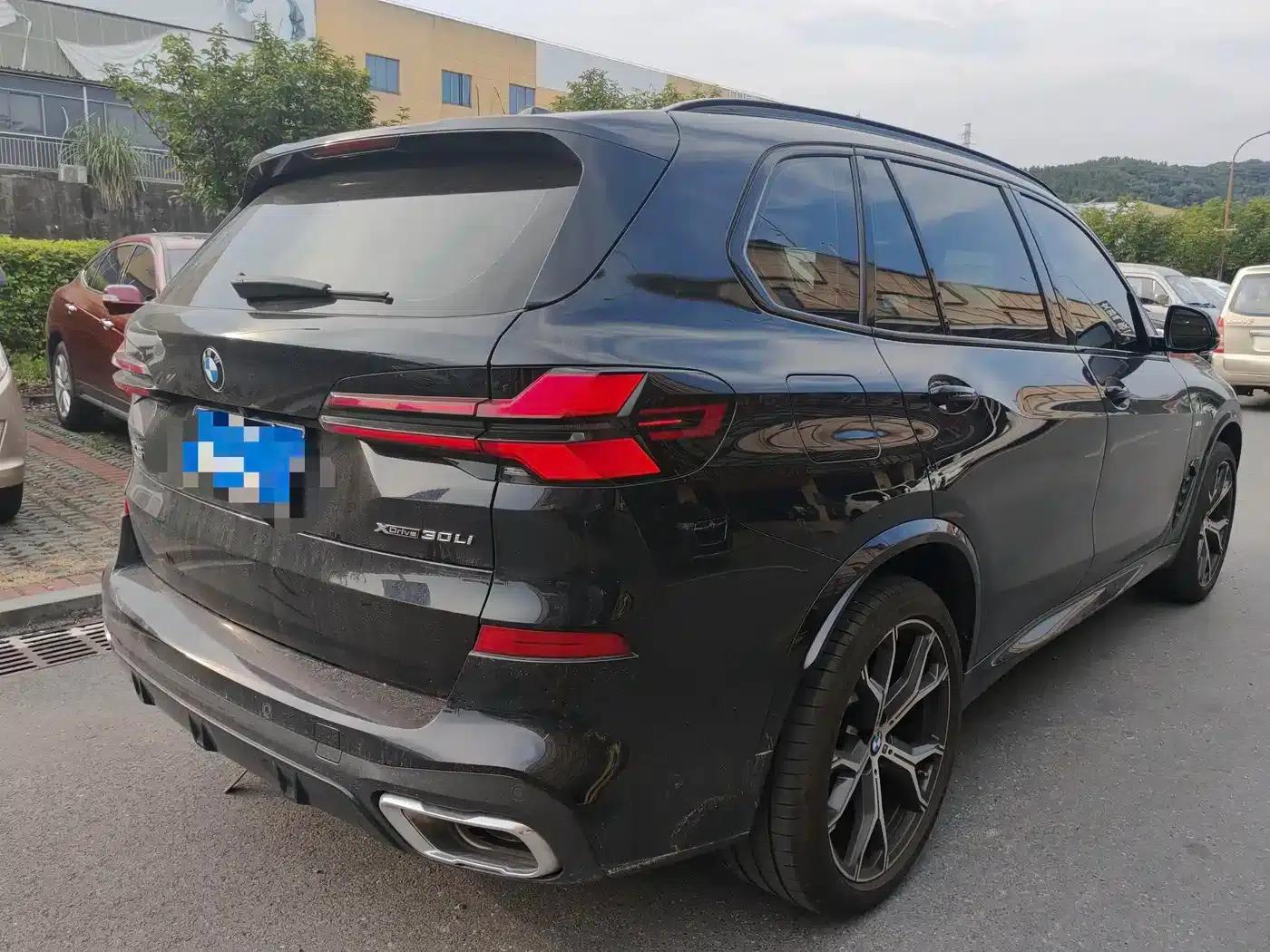 BMW X5 2023 xDrive 30Li Luxury M Sport Package — миниатюра 2