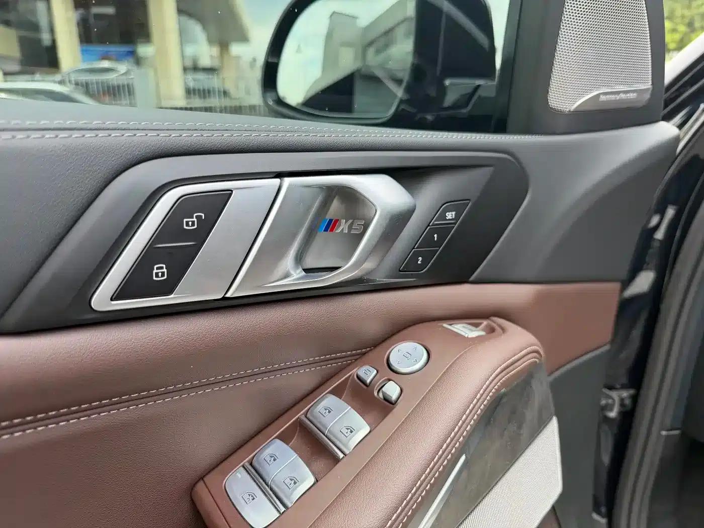 BMW X5 2025 xDrive 30Li M Sport Shadow Edition — миниатюра 14