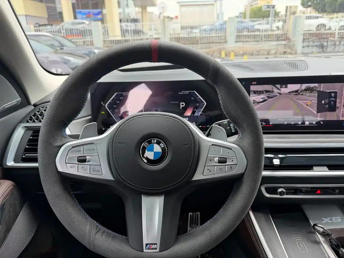 BMW X5 2025 xDrive 30Li M Sport Shadow Edition — миниатюра 10