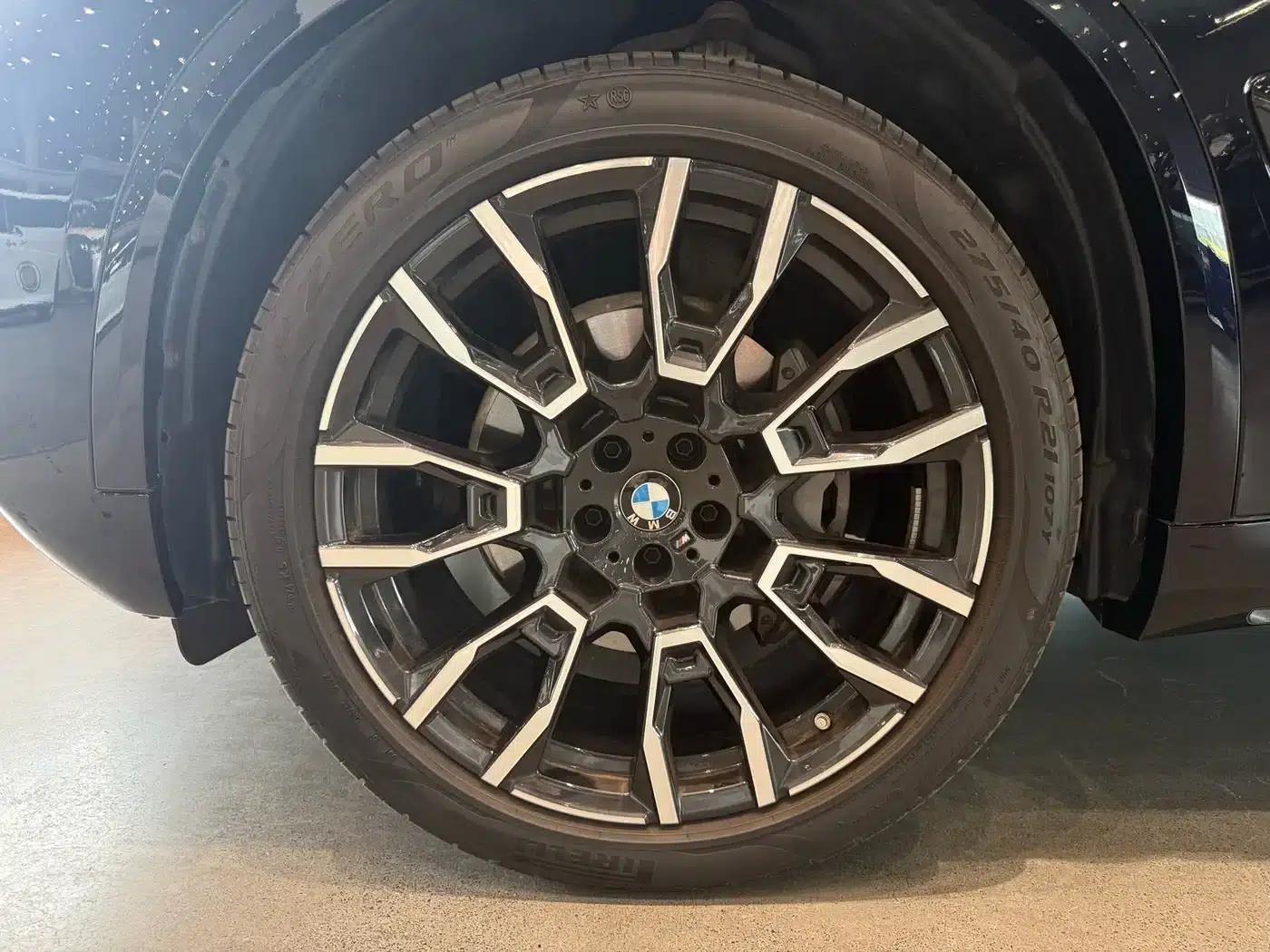 2023 BMW X5 xDrive 40Li M Sport Shadow Edition — миниатюра 17