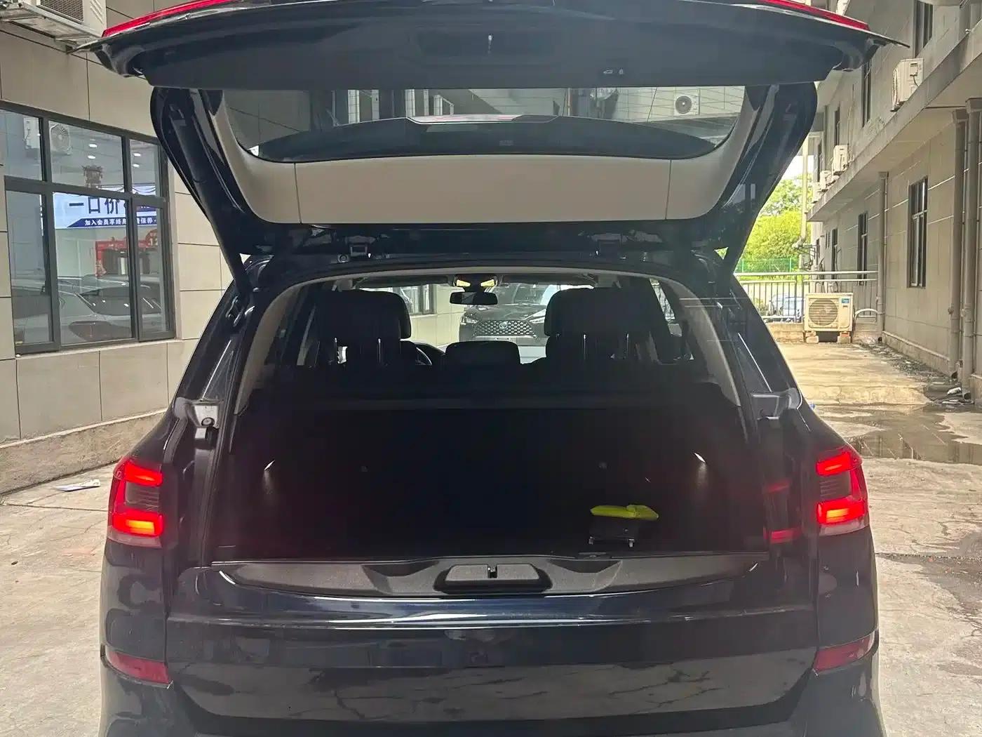 BMW X5 2022 xDrive 30Li M Sport Package — миниатюра 12