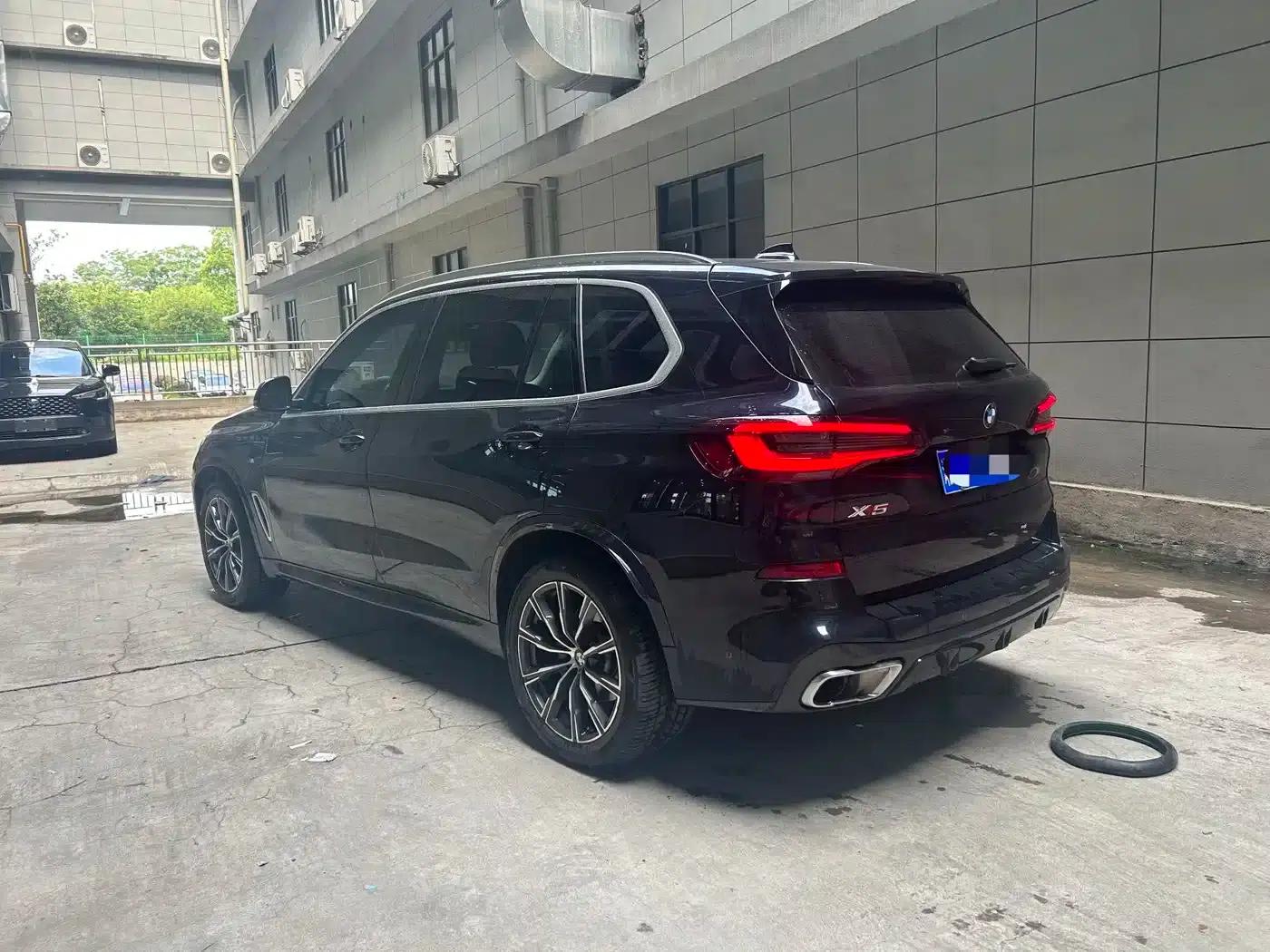 BMW X5 2022 xDrive 30Li M Sport Package — миниатюра 4