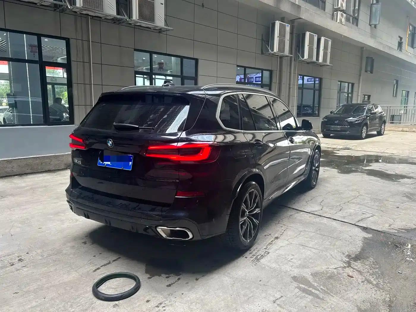 BMW X5 2022 xDrive 30Li M Sport Package — миниатюра 5