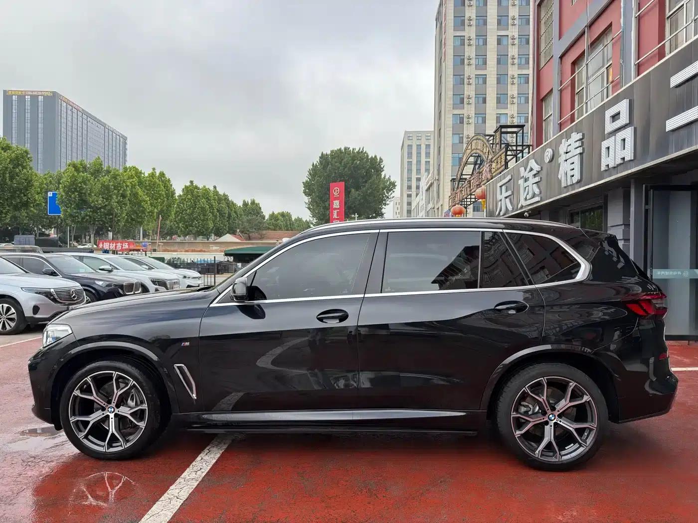 BMW X5 2022 Facelift xDrive 40Li M Sport Package — миниатюра 3