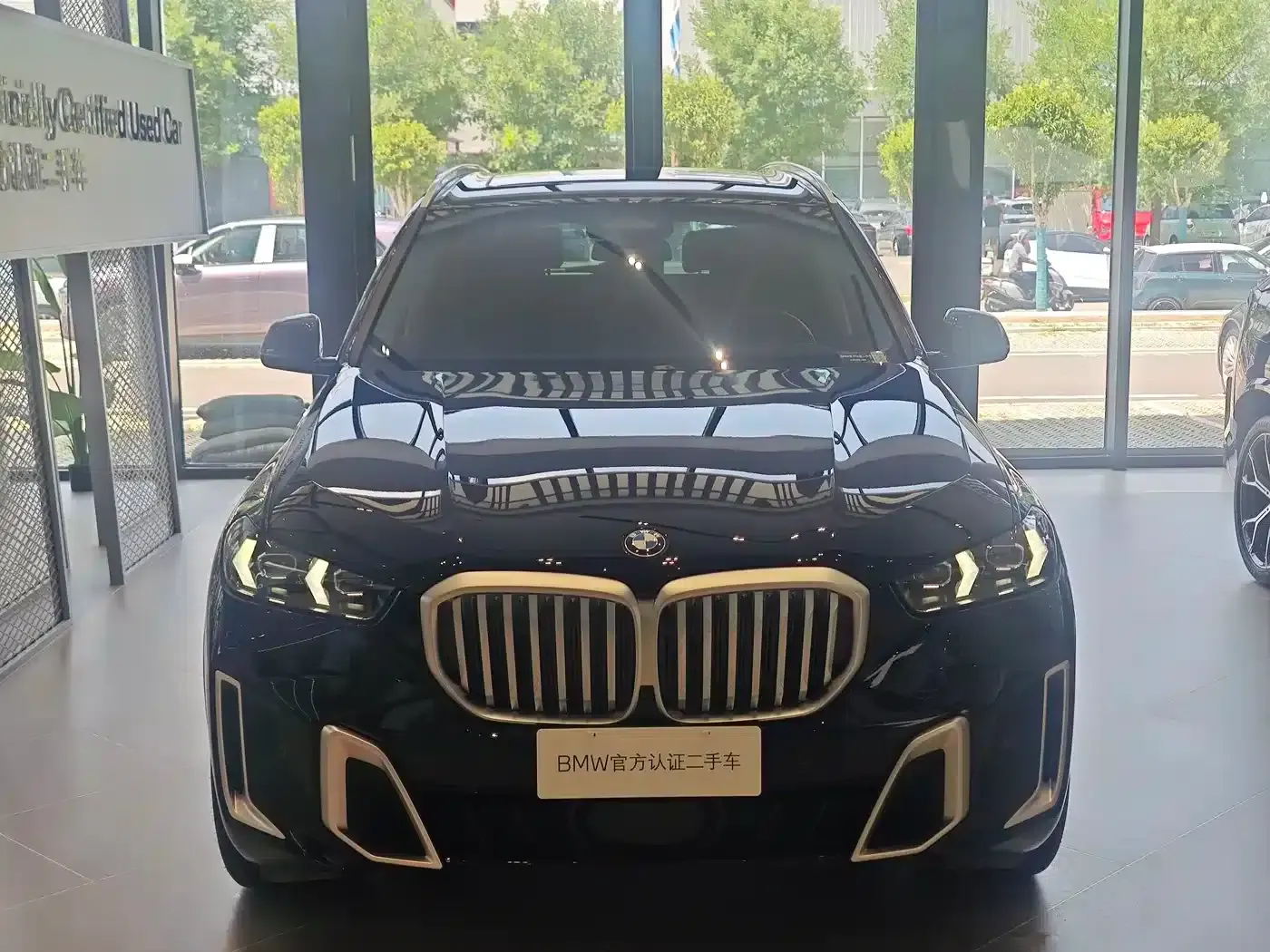 BMW X5 2025 xDrive 30Li M Sport Shadow Edition — миниатюра 2